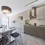 25 Apartament *