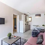 25 Apartament *