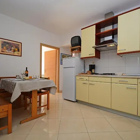 25 Apartment