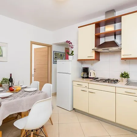 25 Apartment Rabac
